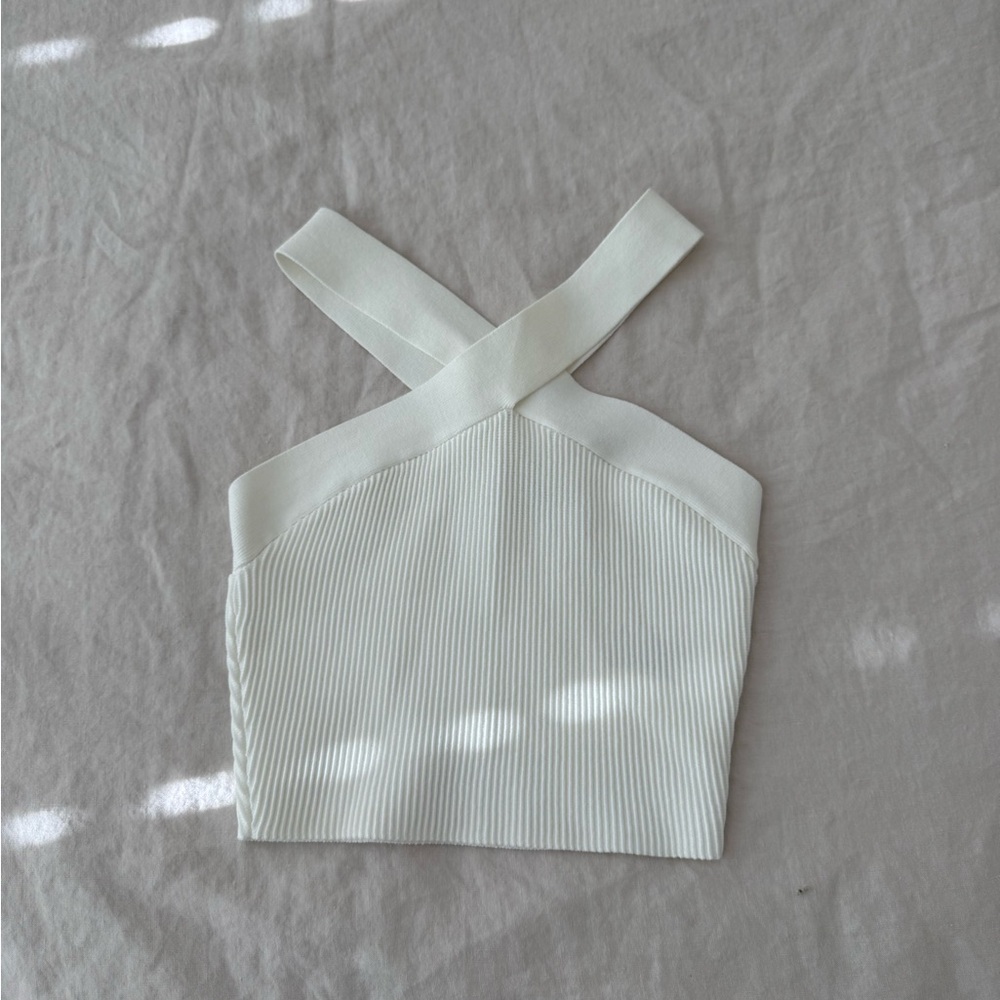 Aritzia Babaton White Ribbed Crop Top